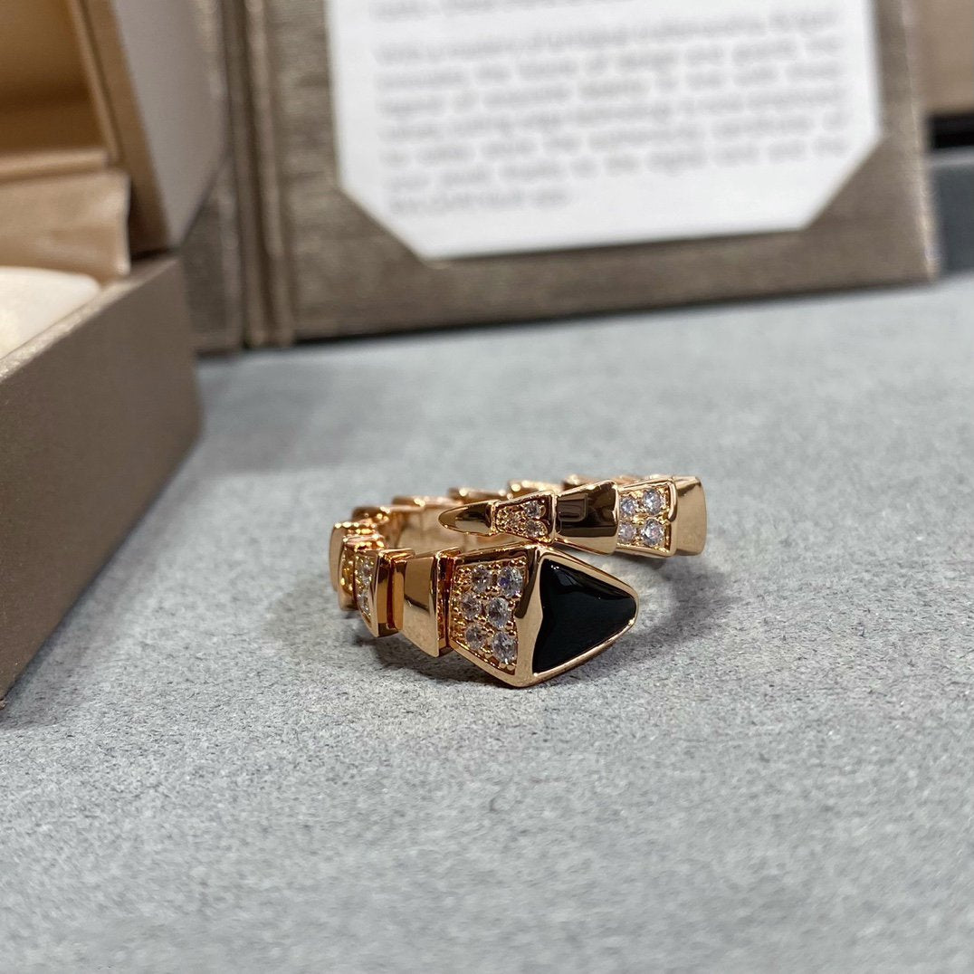 BVLGARI SERPENTI RING GOLD DIAMOND ONYX