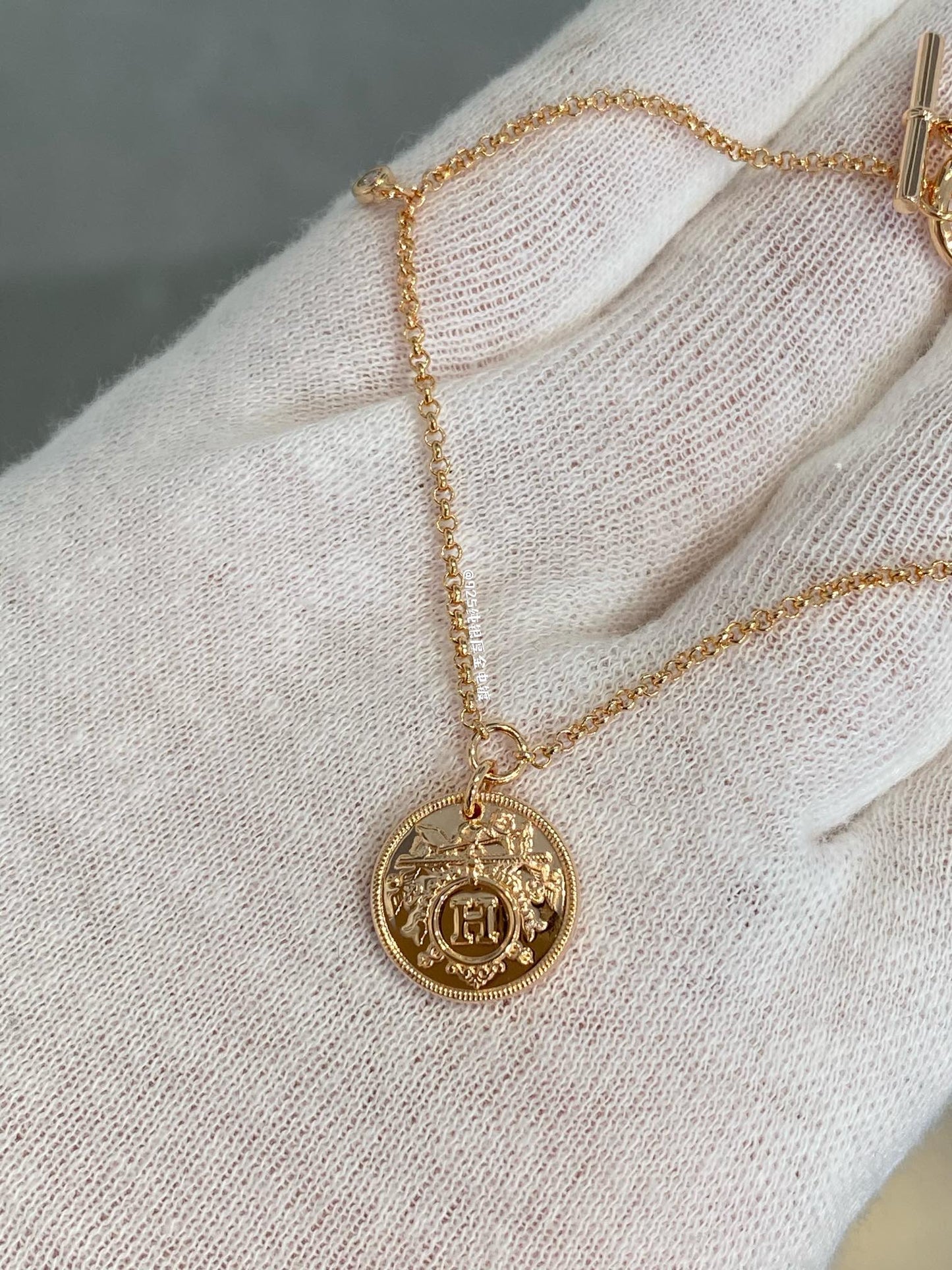 HERMES H Classic Gold Coin Bracelet