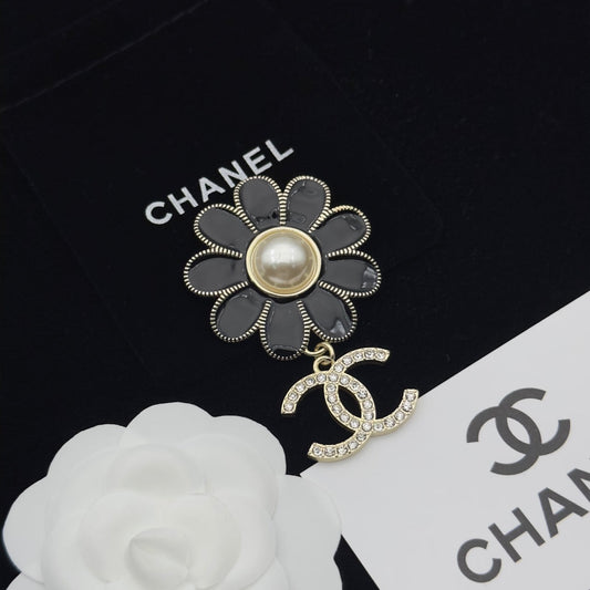 Chanel Brooch Gold Black 173224