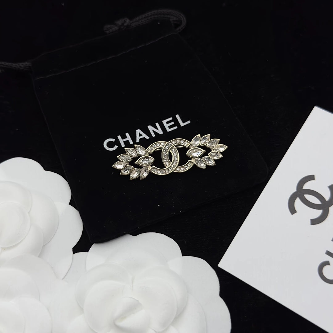 Chanel Brooch Gold 173331