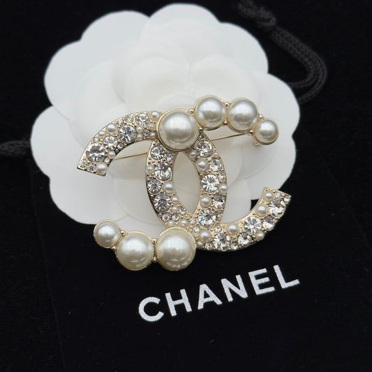 Chanel Brooch Gold 174302