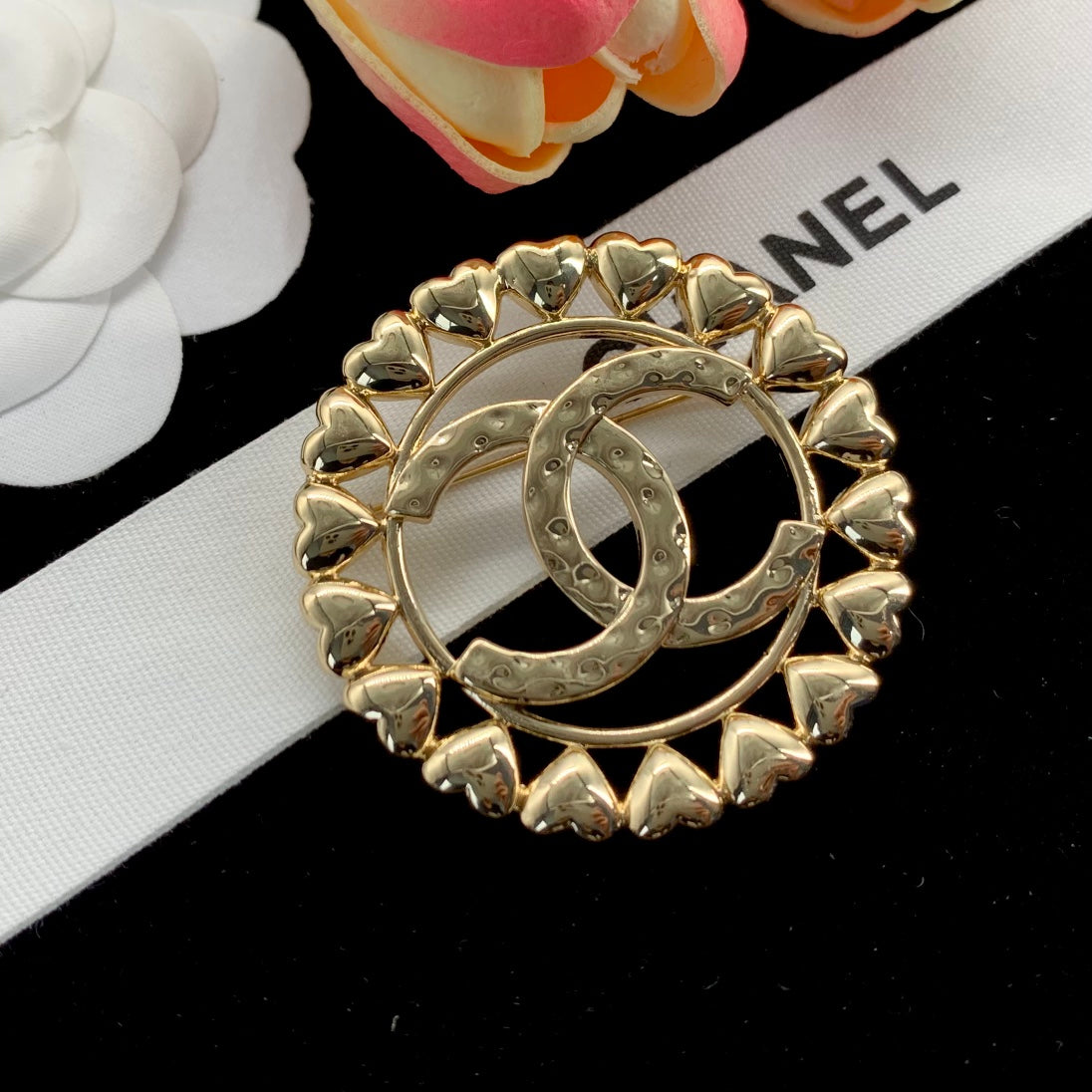 Chanel Brooch Gold 175815