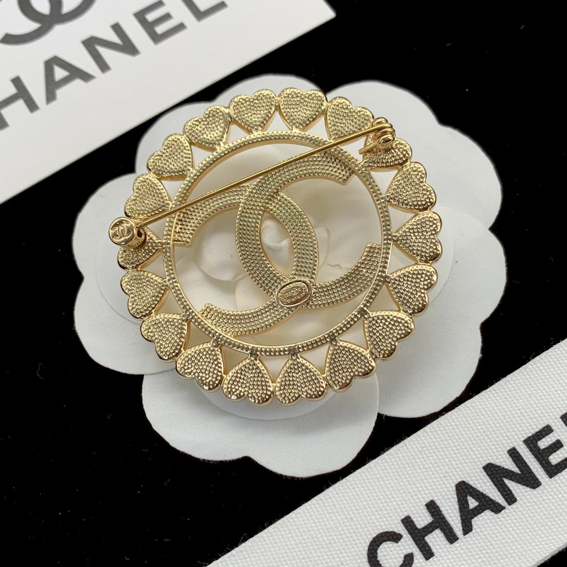 Chanel Brooch Gold 175815