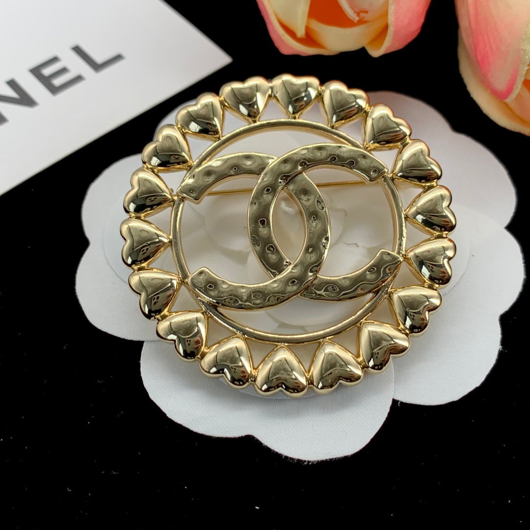 Chanel Brooch Gold 175815