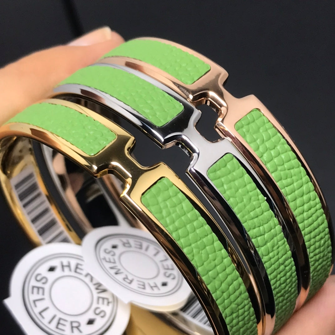 HERMES H Pig Nose Light Green Bracelet