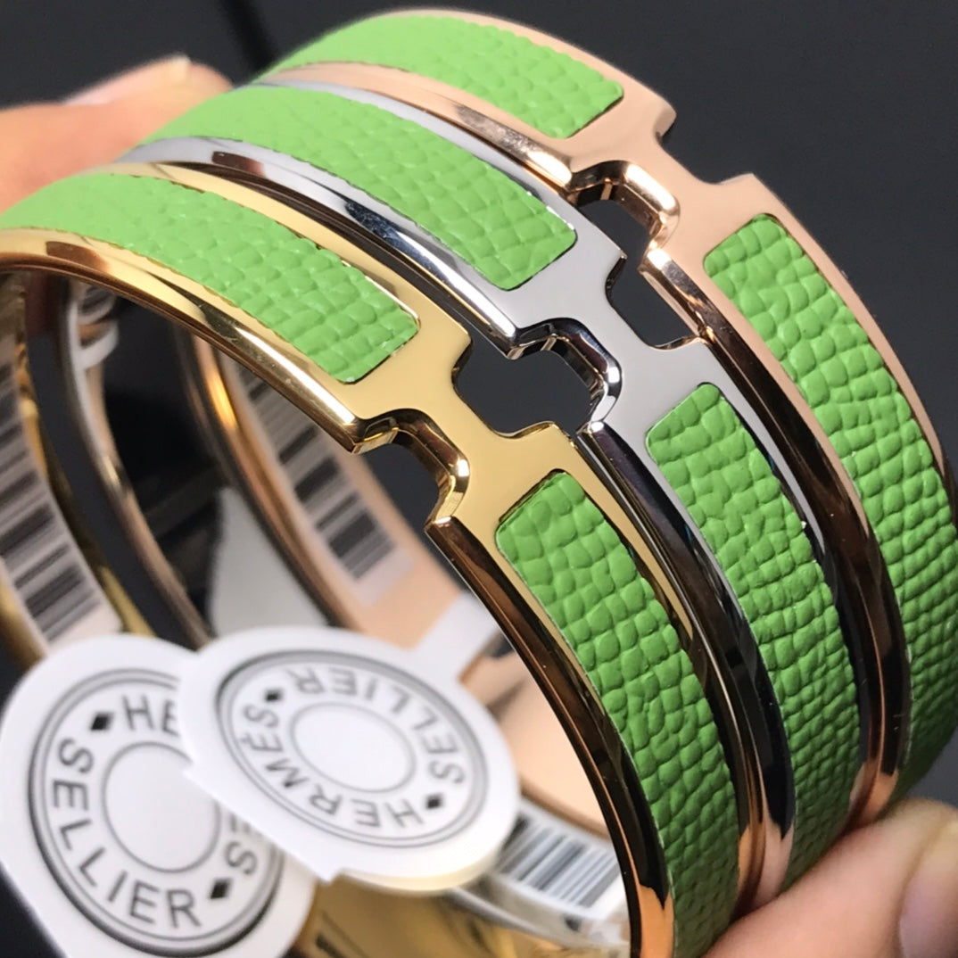 HERMES H Pig Nose Light Green Bracelet