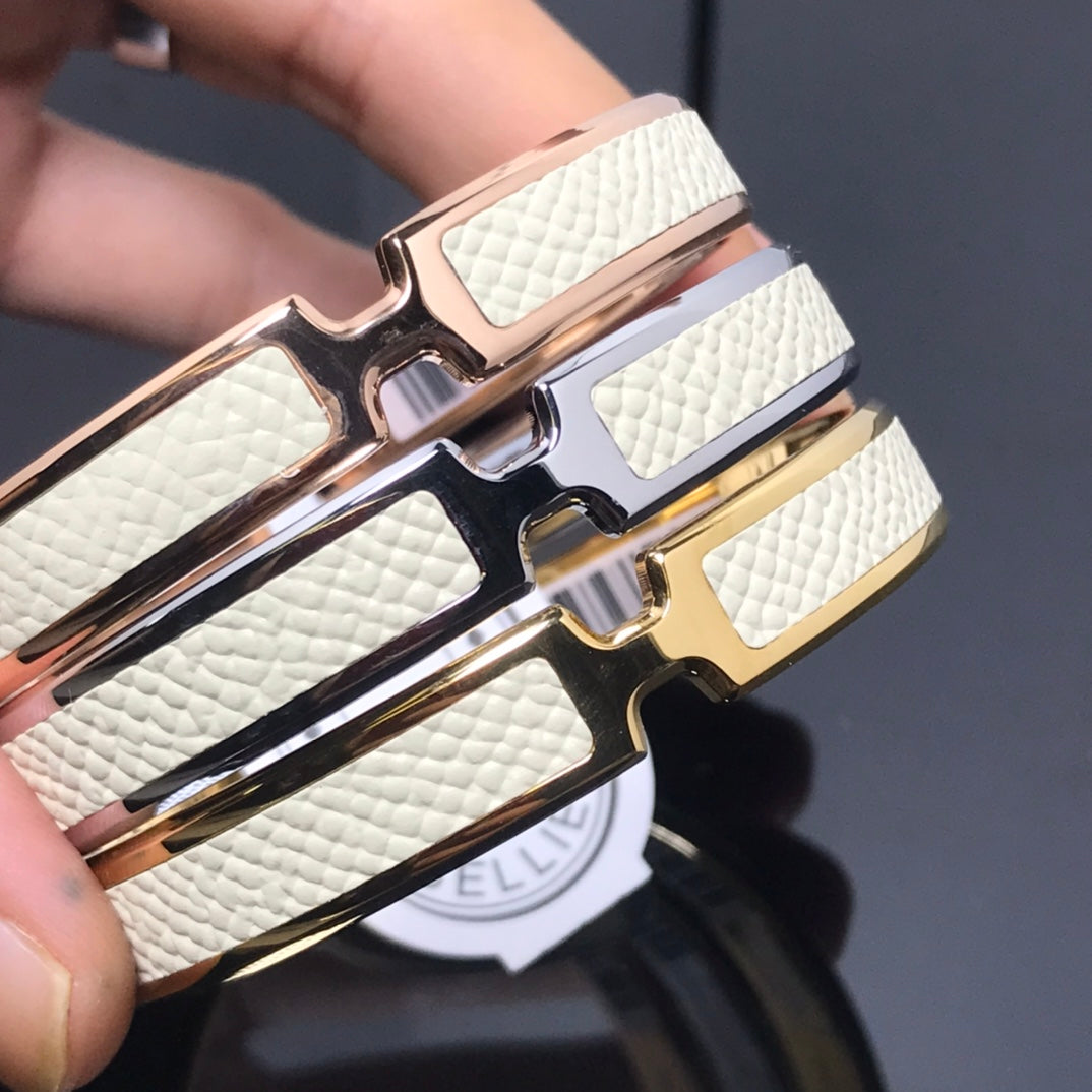 HERMES H Pig Nose White Bracelet