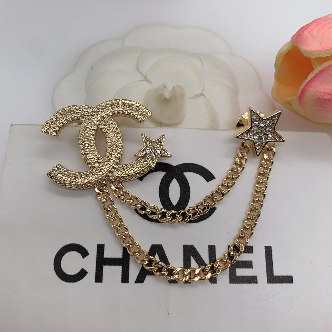 Chanel Brooch Gold 182874