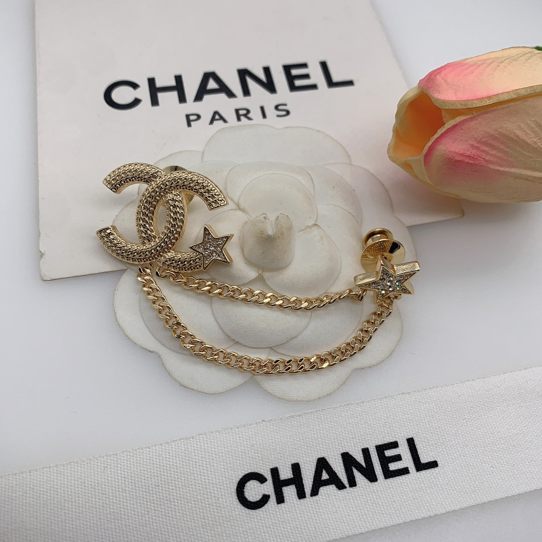 Chanel Brooch Gold 182874