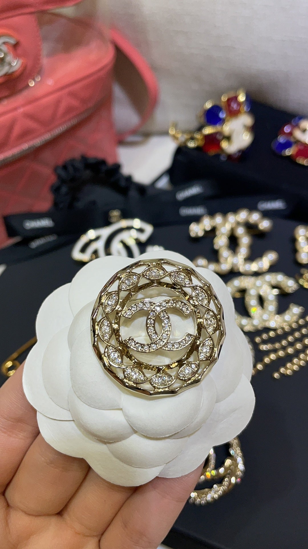 Chanel Brooch Gold 163243