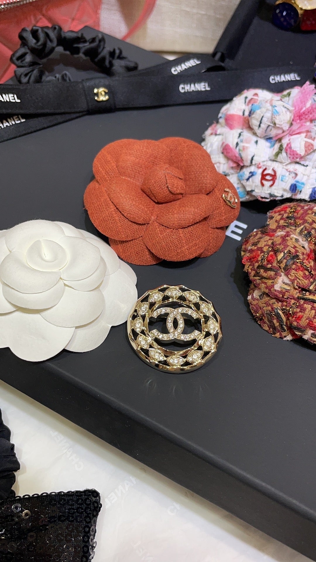 Chanel Brooch Gold 163243