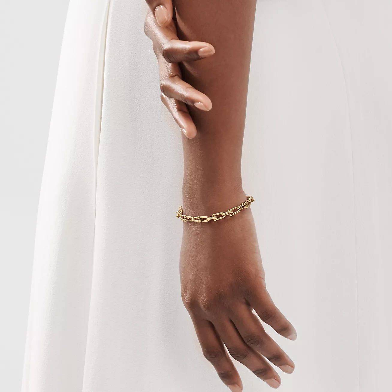TIFFANY HARDWEAR SMALL LINK 26 MOTIF GOLD BRACELET