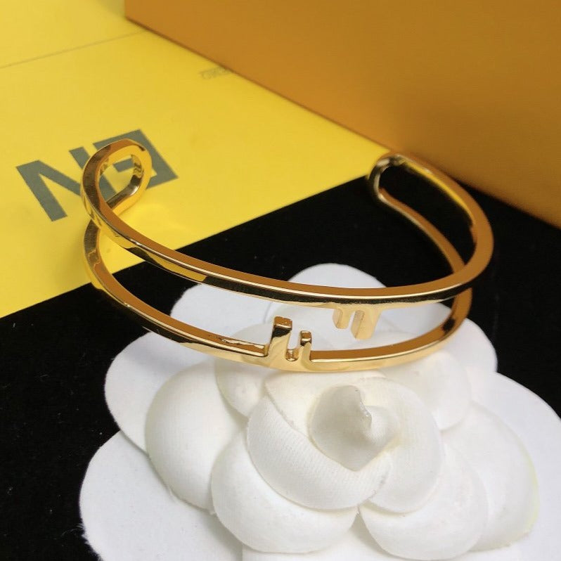 FENDI O'LOCK OPEN BRACELET GOLD