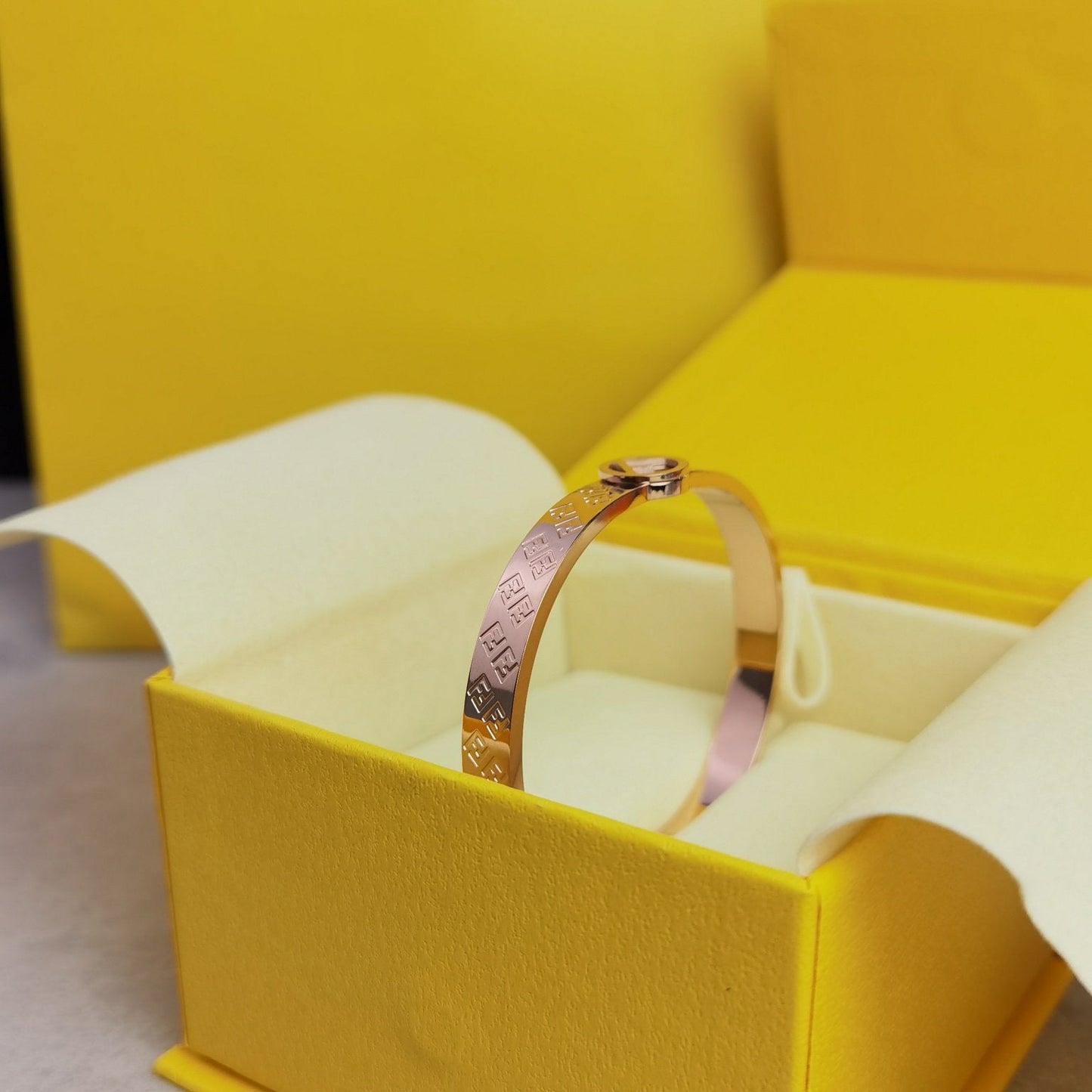 FENDI FF LOGO BRACELET SILVER
