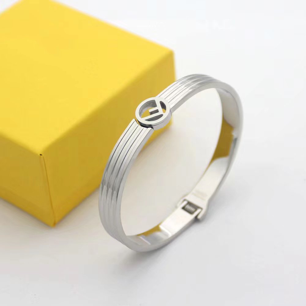 FENDI F LOGO BRACELT