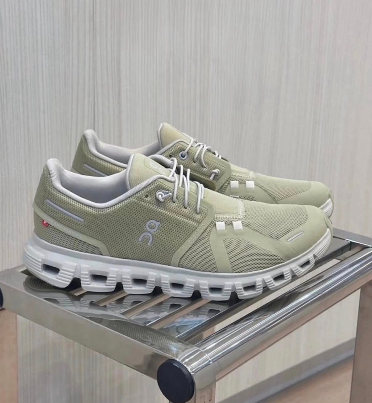 On Running Cloud 6 Caper Ice