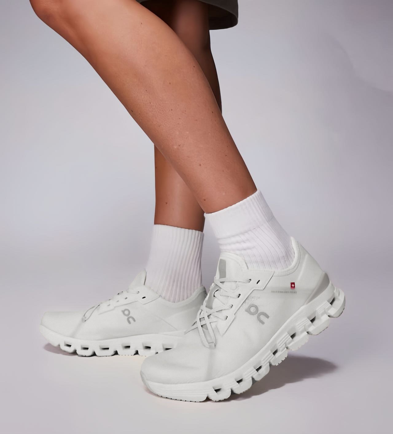 On Running Cloud X 4 AD White Wolf
