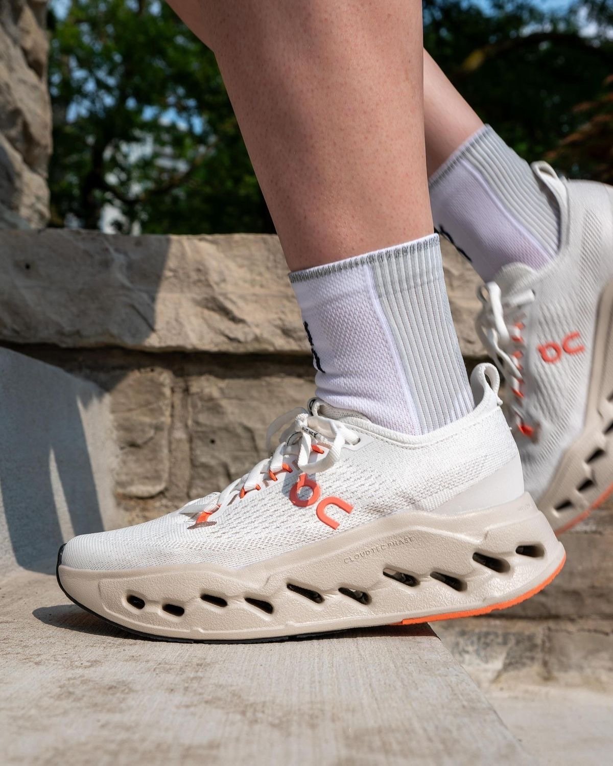 On Running Cloudsurfer Max Ivory Salmon
