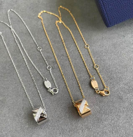 CHAUMET LIENS EVIDENCE DIAMOND NECKLACE