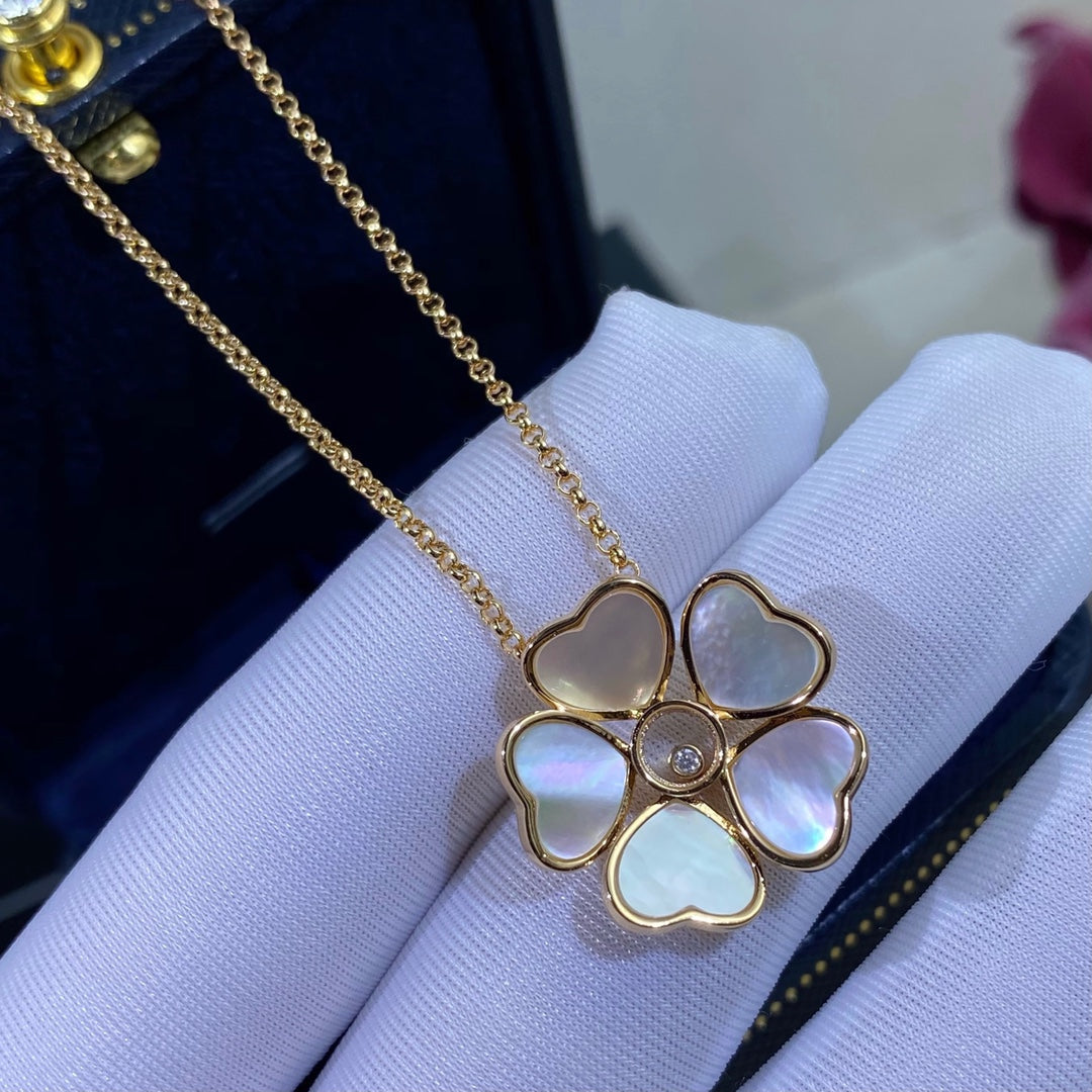 CHOPARD HAPPY HEART FLOWER NECKLACE