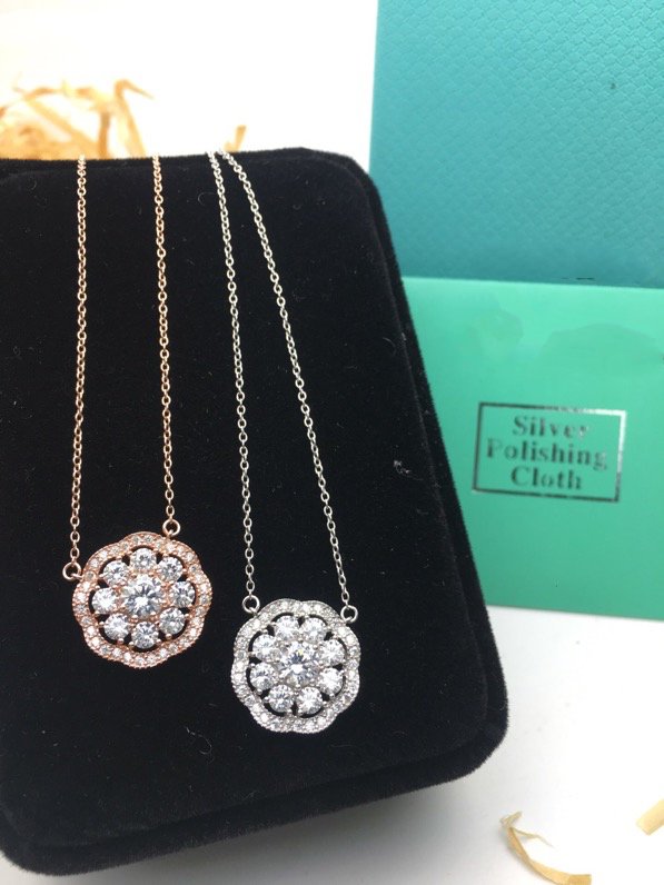 TIFFANY AURORA CLUSTER PENDANT NECKLACE