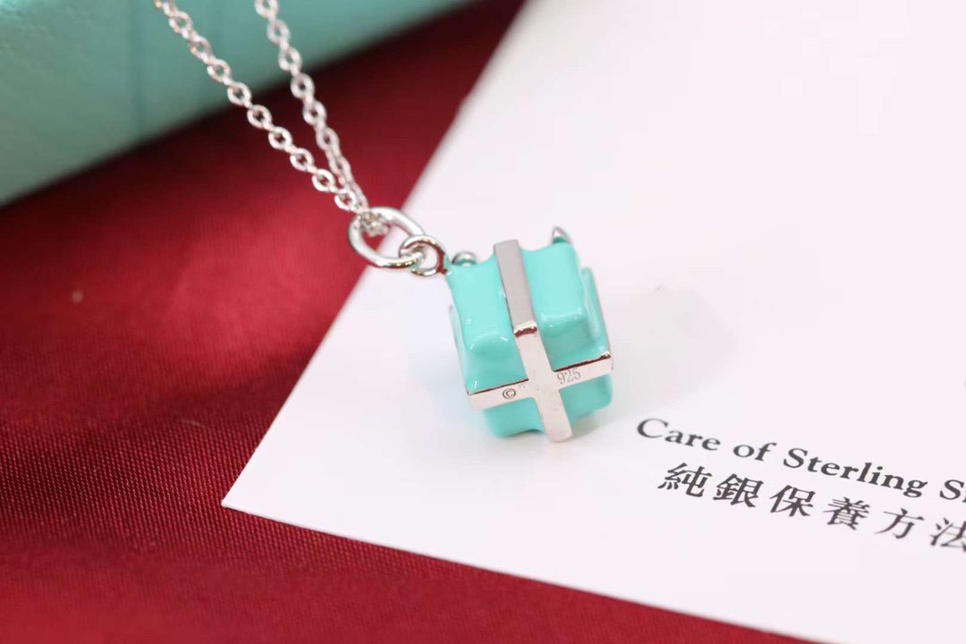 TIFFANY BLUE BOX CHARM NECKLACE