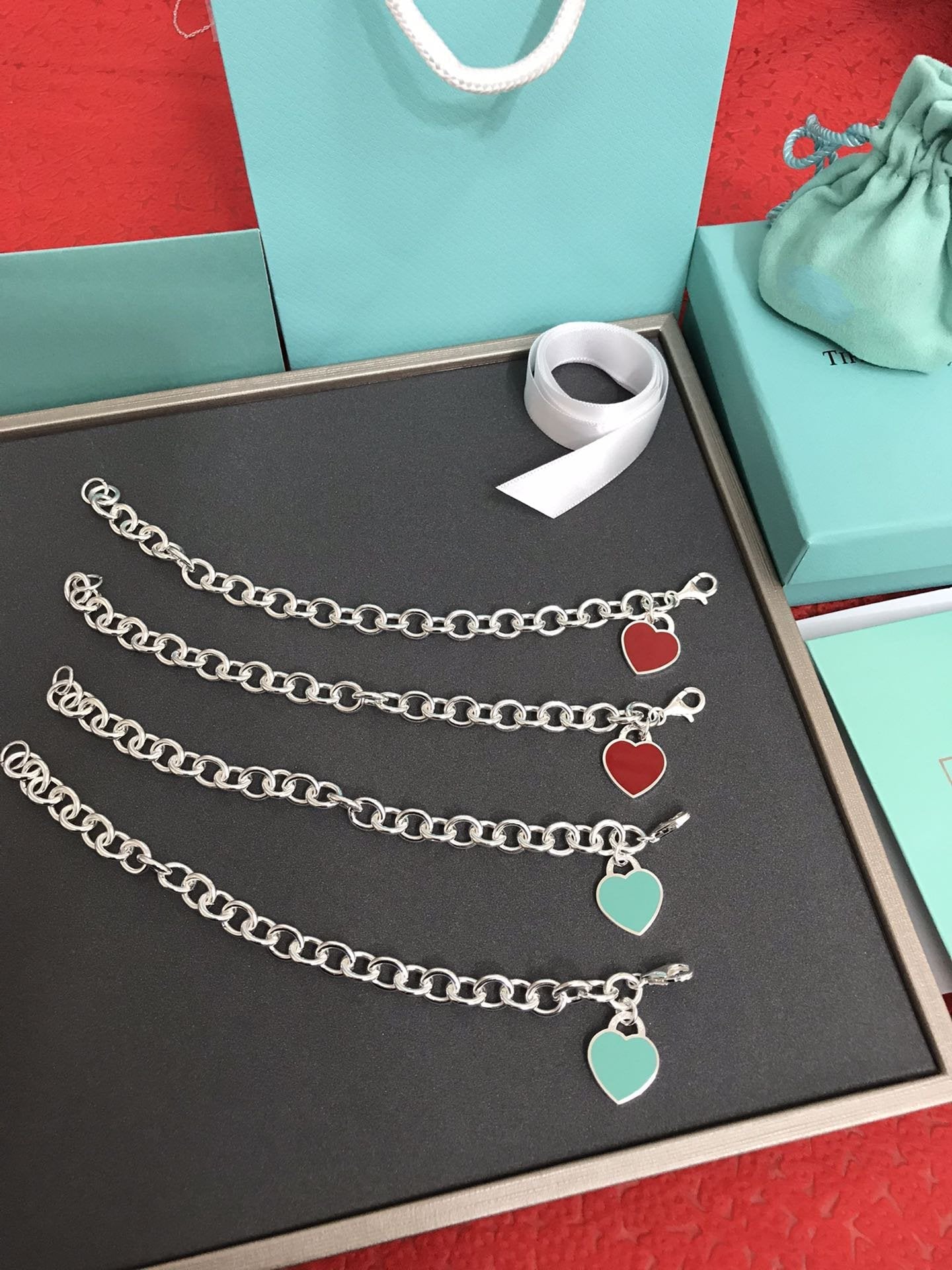 TIFFANY HEART TAG BRACELET SILVER MEDIUM