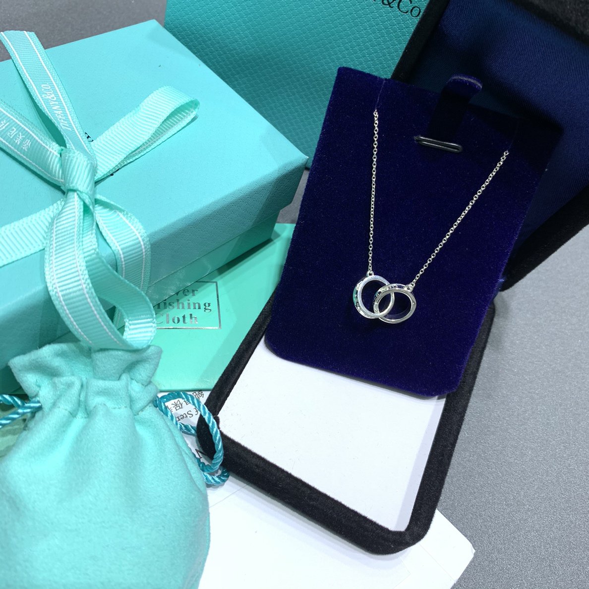 TIFFANY INTERLOCKING CIRCLES PENDANT SILVER SMALL NECKLACE