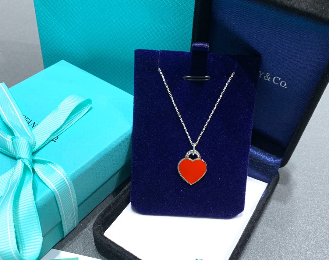 TIFFANY RED HEART NECKLACE & BRACELET MATERIAL