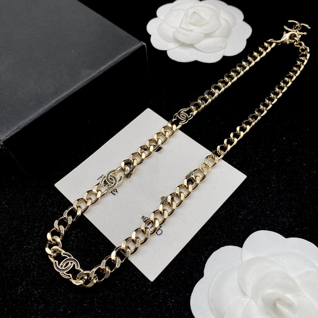 Chanel Black Necklace Gold Diamond
