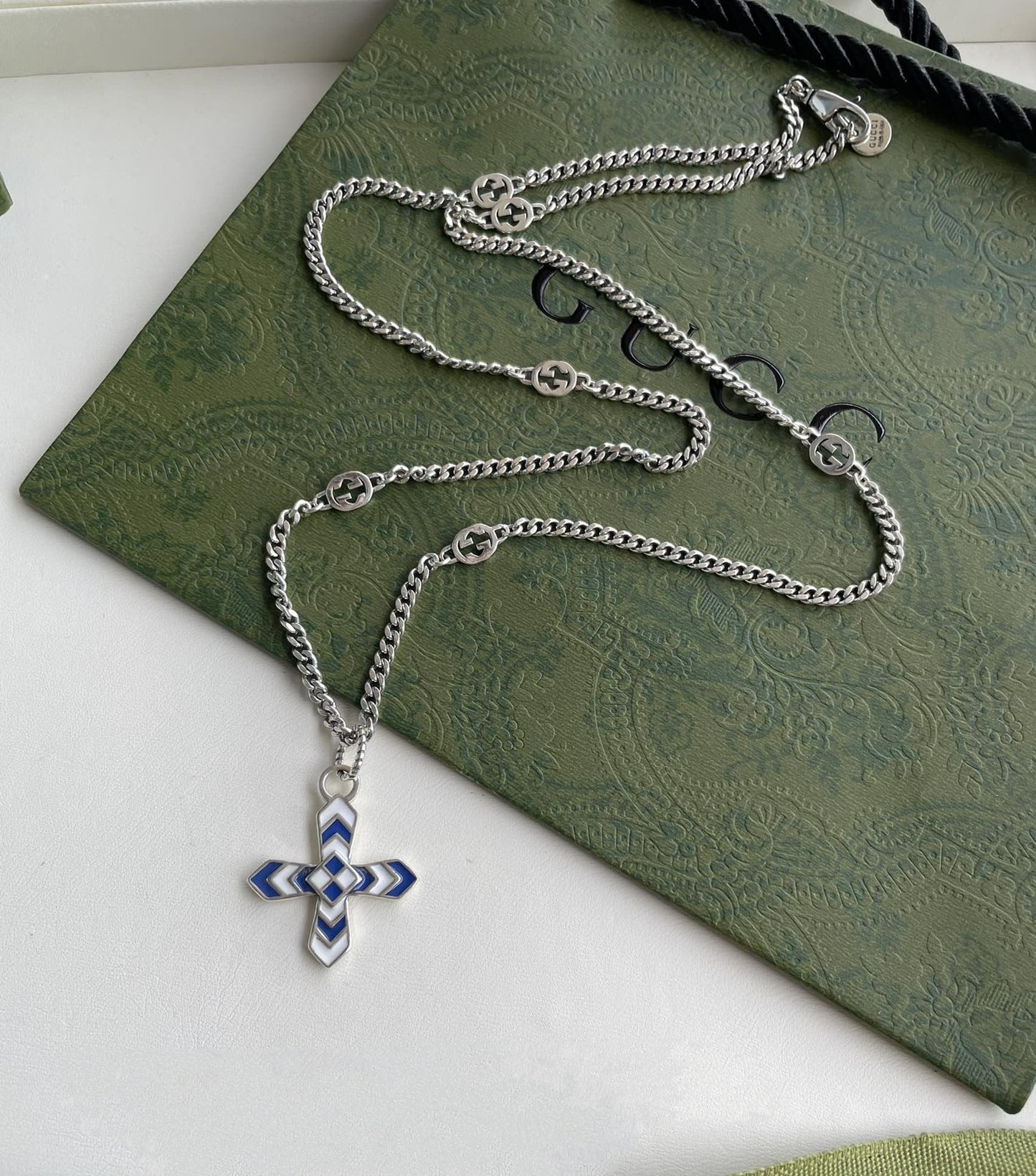 GUCCI GG WOMEN'S NECKLACE WITH CROSS MOTIF PENDANT