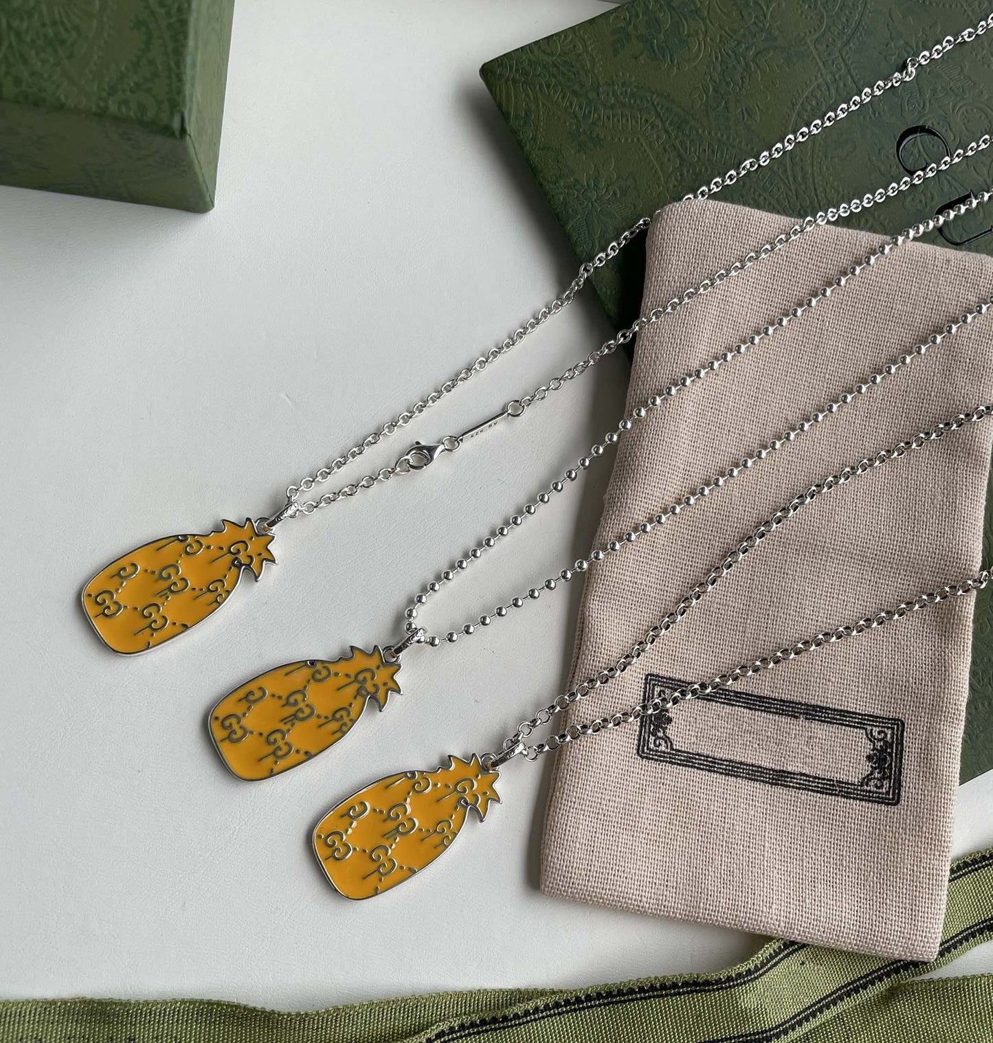 GUCCI GG NECKLACE PENDANT PINEAPPLE PATTERN