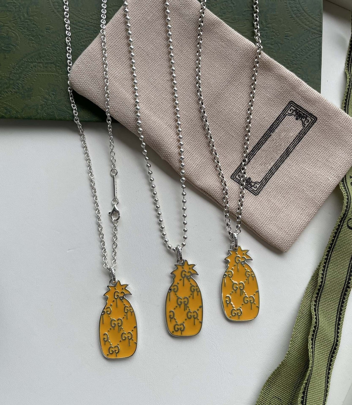 GUCCI GG NECKLACE PENDANT PINEAPPLE PATTERN