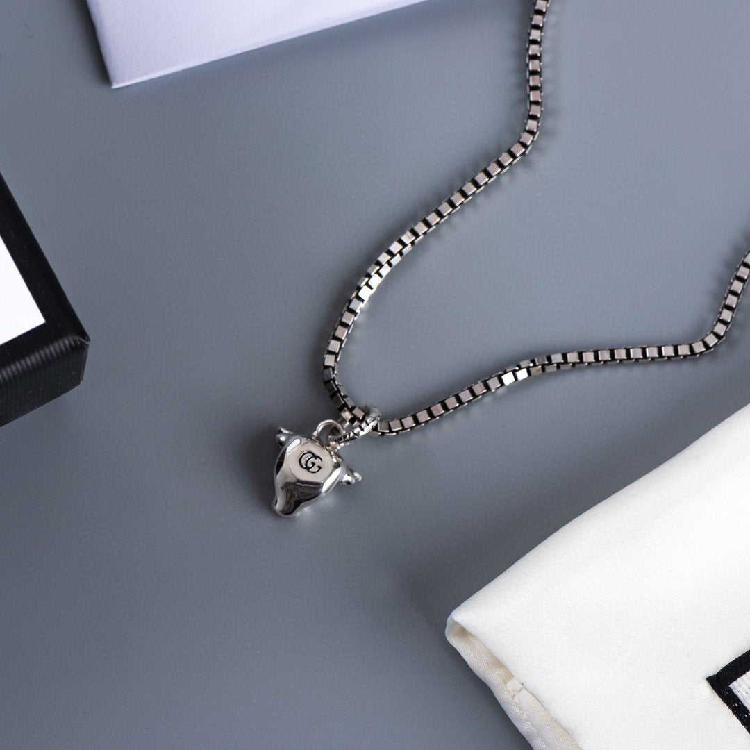 GUCCI GG DOUBLE CLASSIC RETRO STERLING SILVER COW  NECKLACE