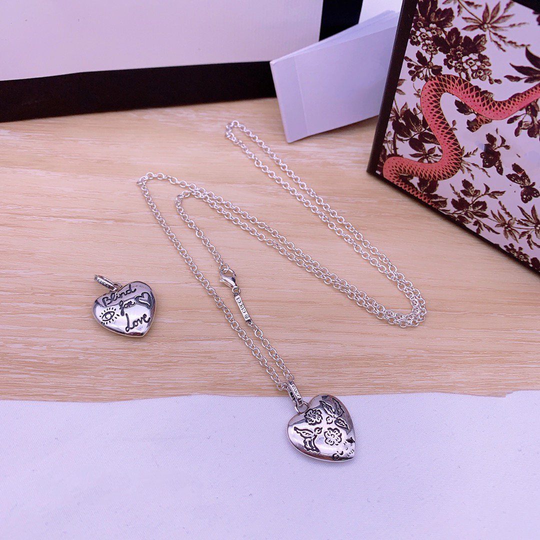 GUCCI GG BLIND FOR LOVE STERLING SILVER HEART PENDANT NECKLACE
