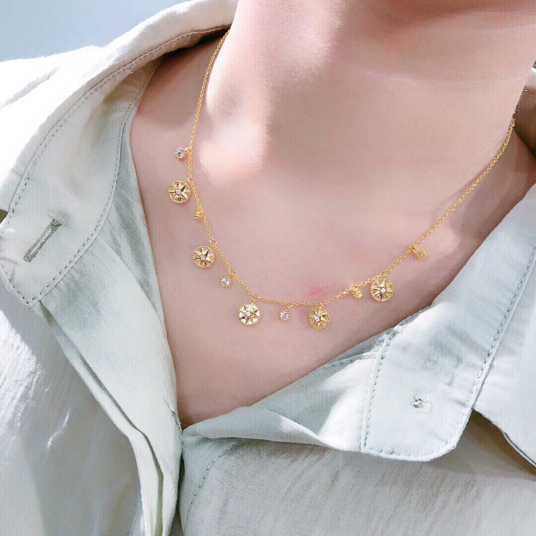 DIOR ROSE DES VENTS NECKLACE YELLOW GOLD, DIAMONDS AND MOTHER-OF-PEARL