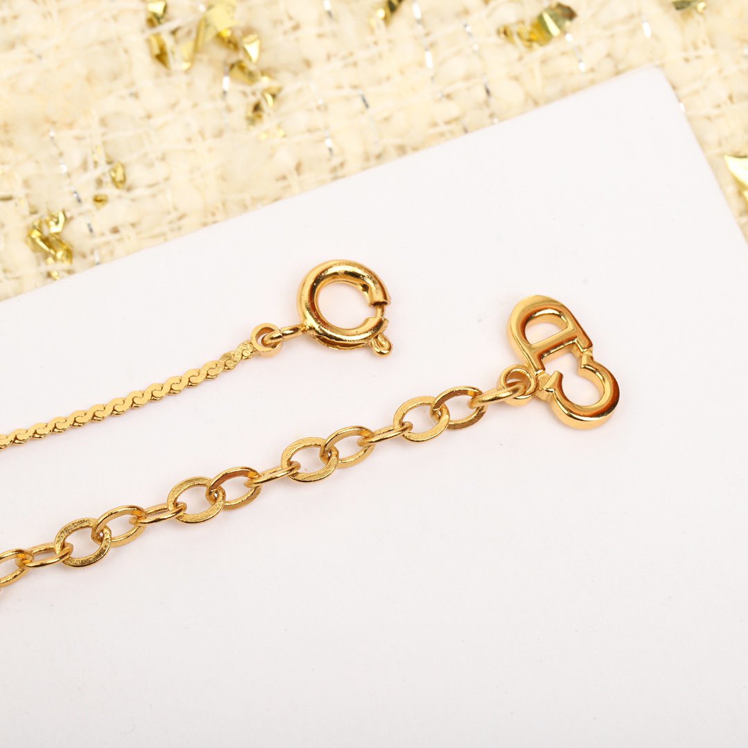DIOR CD LOVE NECKLACE