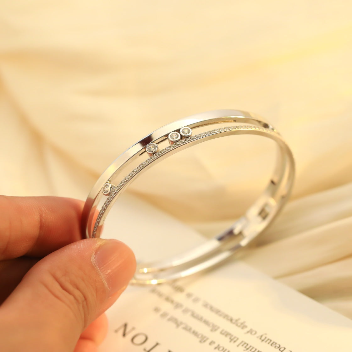 MESSIKA MOVE ROMANE DIAMOND BRACELET