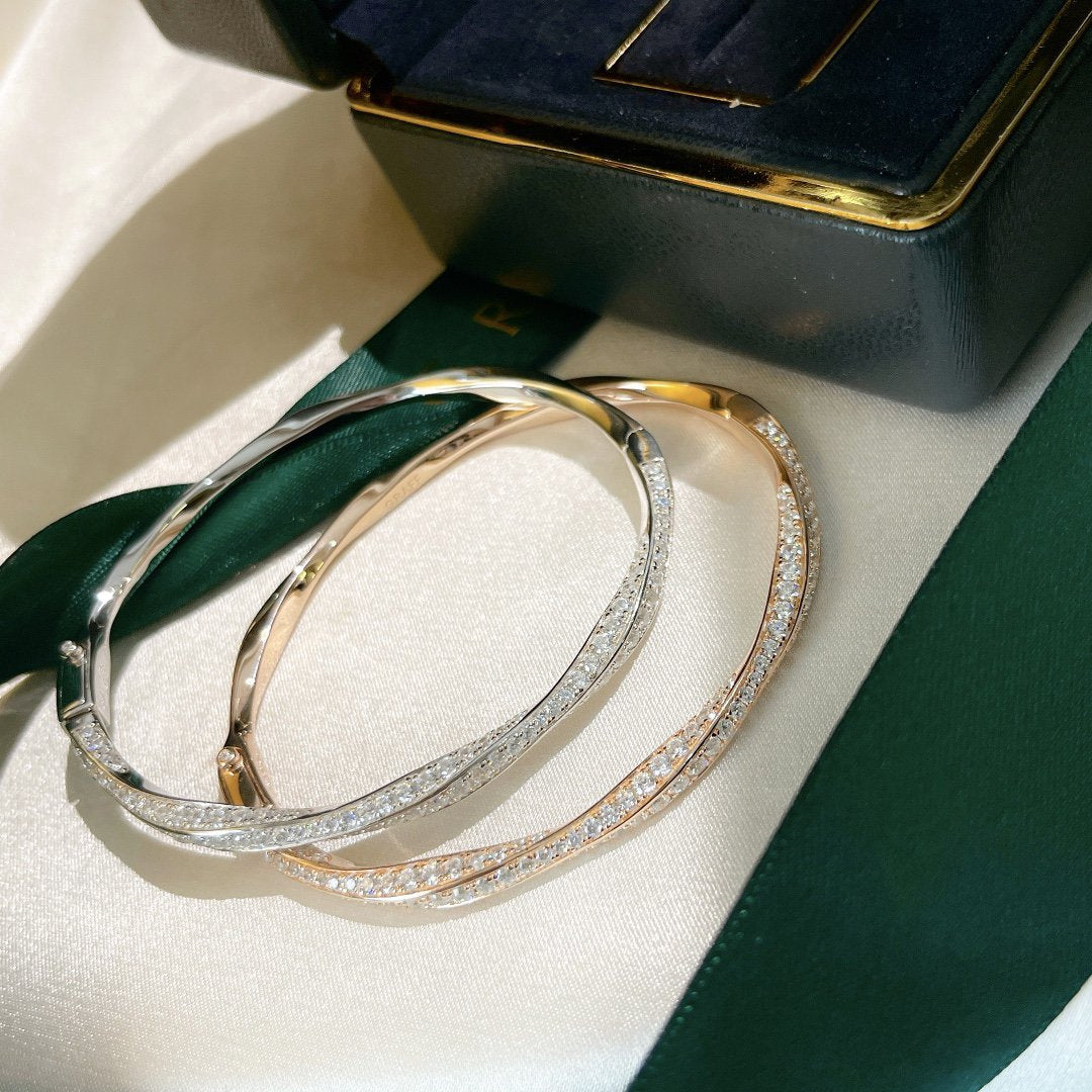 GRAFF SPIRAL PAVED DIAMOND BANGLE BRACELET