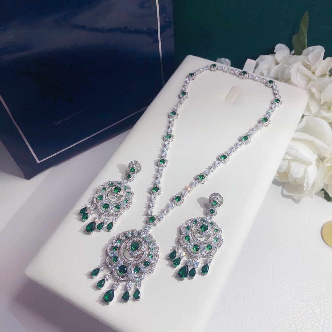 GRAFF GRA FLOWER SILVER GREEN DIAMOND DROP EARRINGS