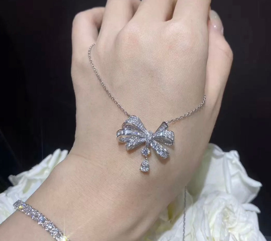 GRAFF TILDA BOW CLASSIC SILVER DIAMOND DROP NECKLACE