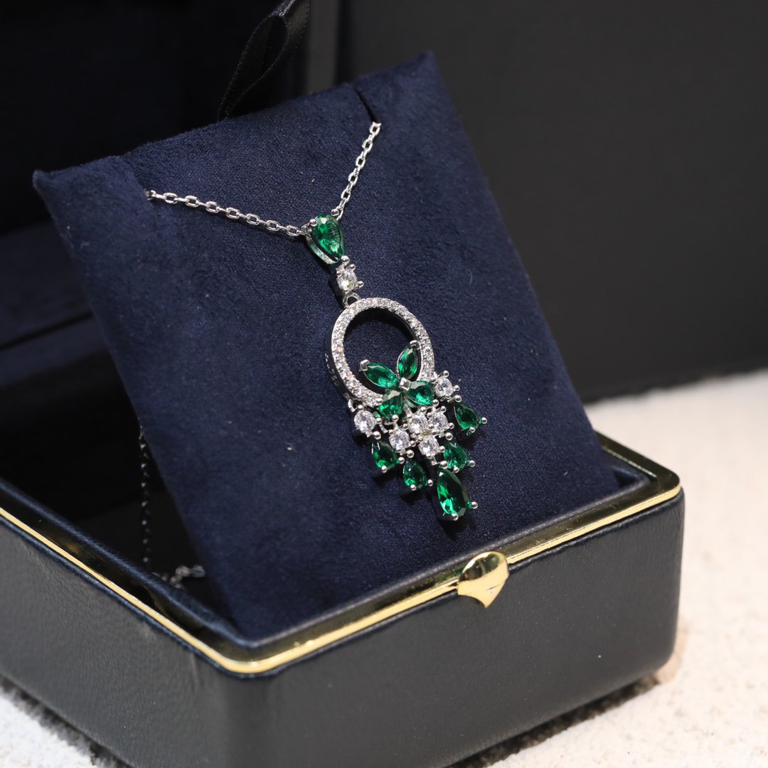 GRAFF BUTTERFLY CHANDELIER CLASSIC GREEN SILVER DIAMOND NECKLACE