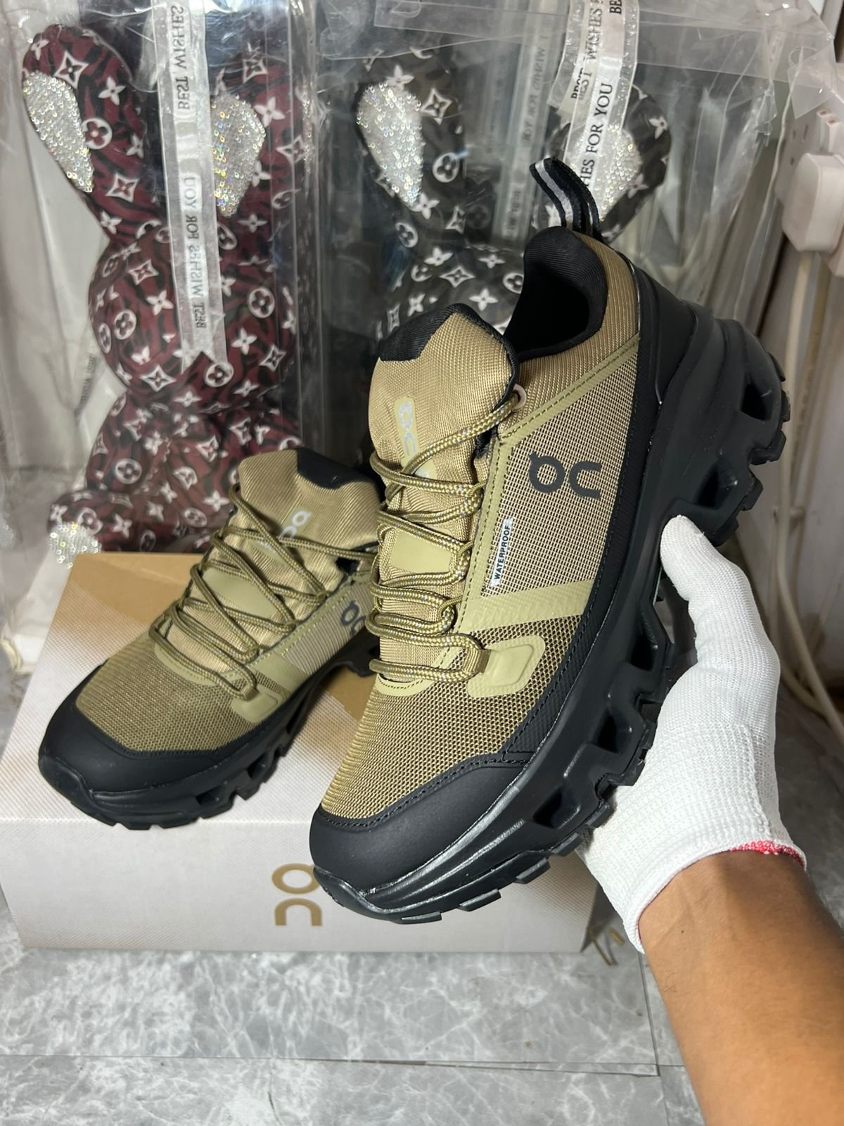 On Cloudrock Low WP- Beown Black
