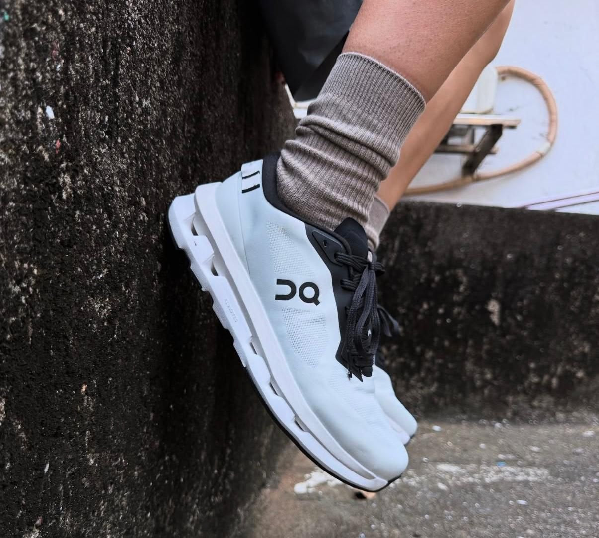 On Running Cloudzone Ice Black
