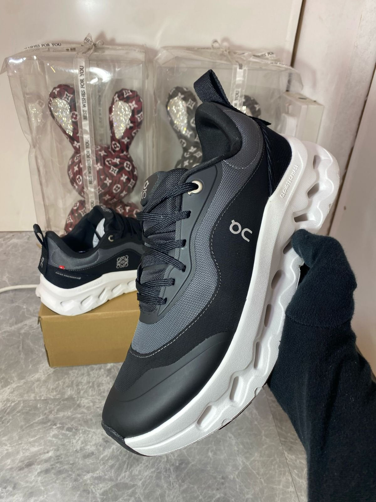 LOEWE Pre-Loved x On Cloudtilt 2.0 Running Shoes 闂備胶鍋ㄩ崕濠氬箯缁嬵摬ack & White