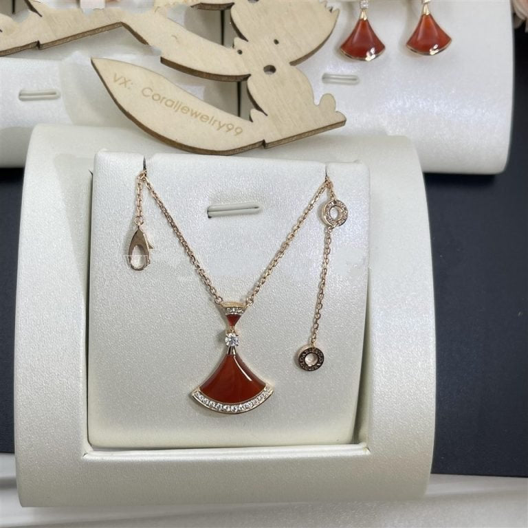 BVLGARI DREAM NECKLACE CARNELIAN DIAMOND