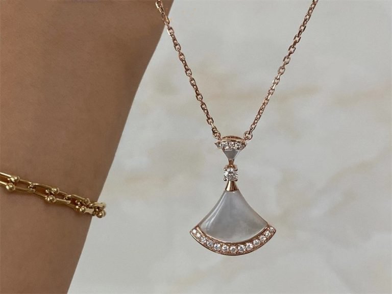 BVLGARI DREAM NECKLACE MOP PINK GOLD DIAMOND
