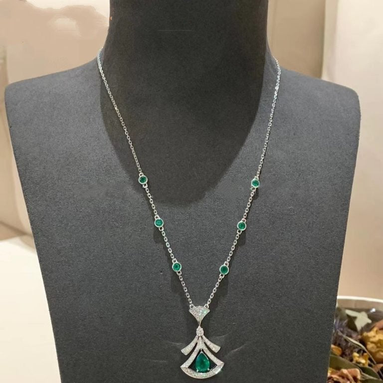 BVLGARI DREAM NECKLACE MALACHITE DIAMOND SILVER