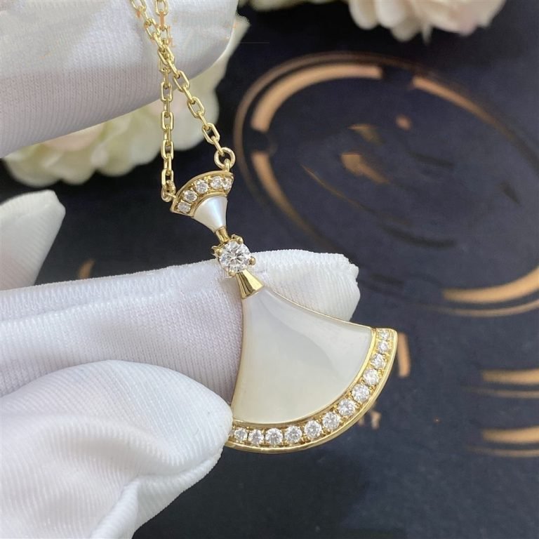 BVLGARI DREAM NECKLACE MOP GOLD DIAMOND