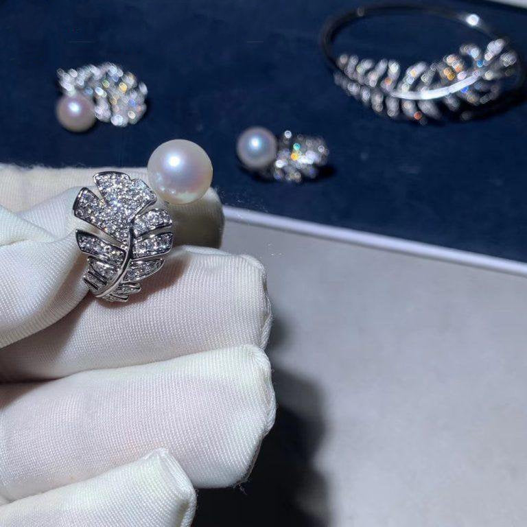 Chanel Plume De Earrings Silver Diamond Pearl